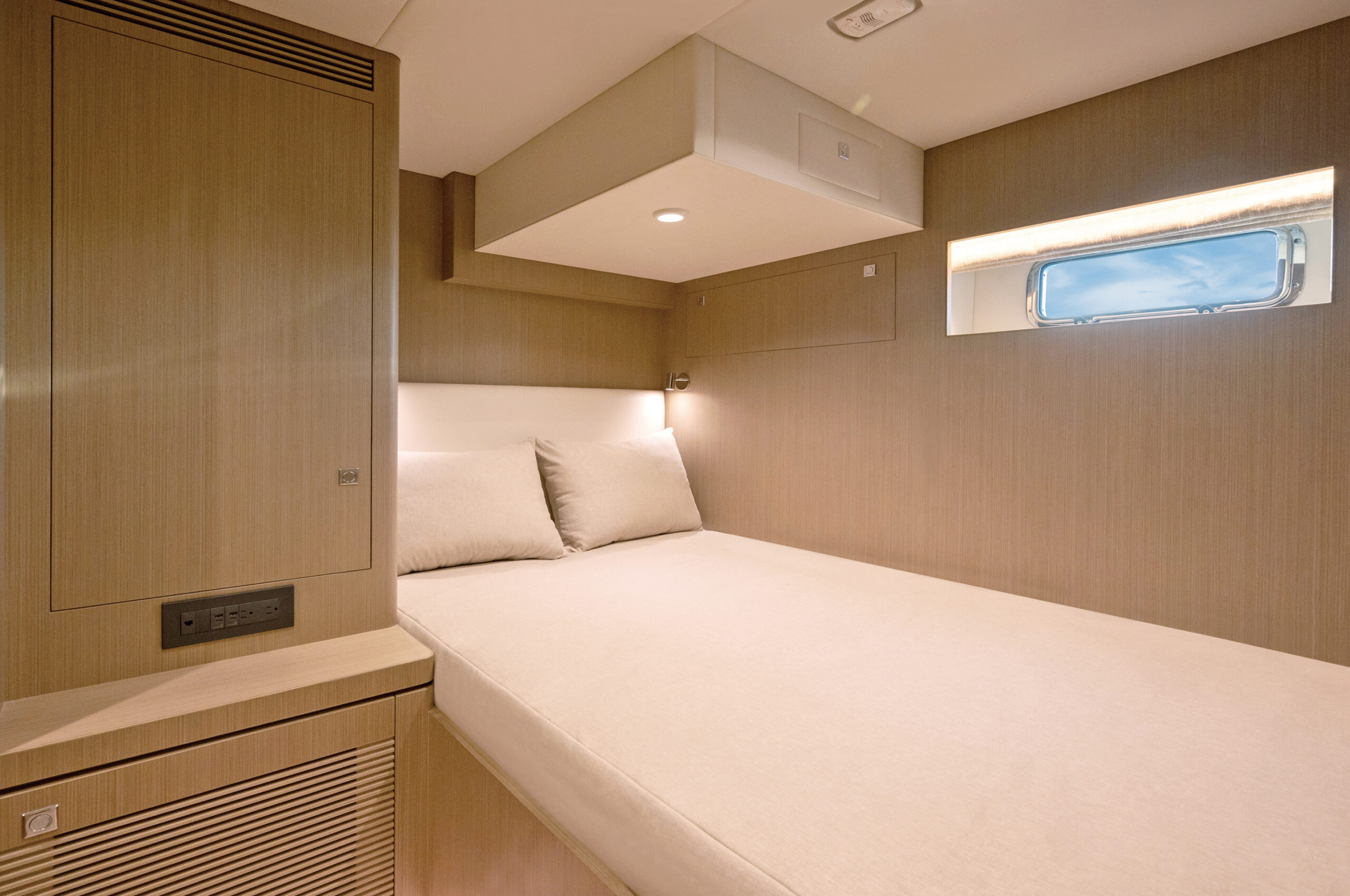 Horizon Yacht Builder - New Horizon Yachts - Big Horizon Yachts Build - Horizon Yacht Brokers - Horizon Yacht Broker - Horizon Superyacht Broker - Horizon Superyacht Builder - Superyacht Broker - St Clair Superyacht - Kevin St Clair