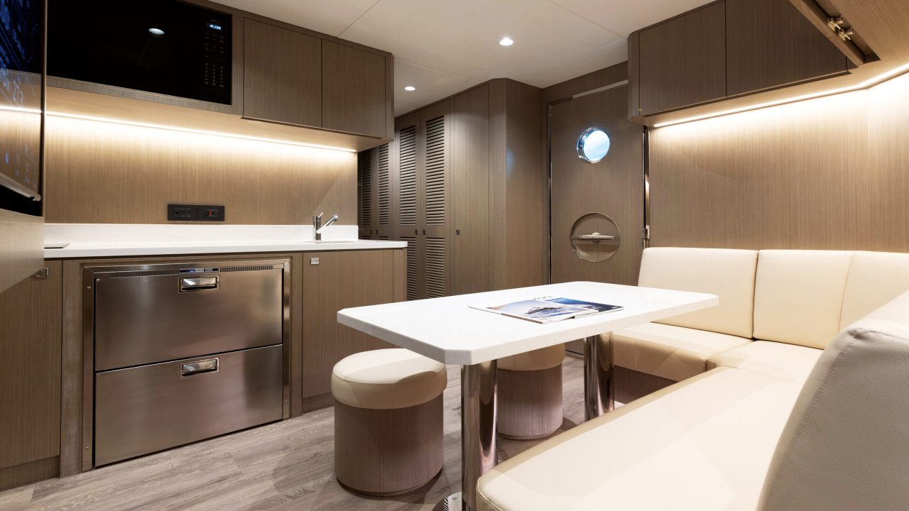 Horizon Yacht Builder - New Horizon Yachts - Big Horizon Yachts Build - Horizon Yacht Brokers - Horizon Yacht Broker - Horizon Superyacht Broker - Horizon Superyacht Builder - Superyacht Broker - St Clair Superyacht - Kevin St Clair